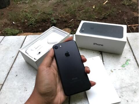 iPhone 7 32GB Black Matte Second Mulus COD Jakarta