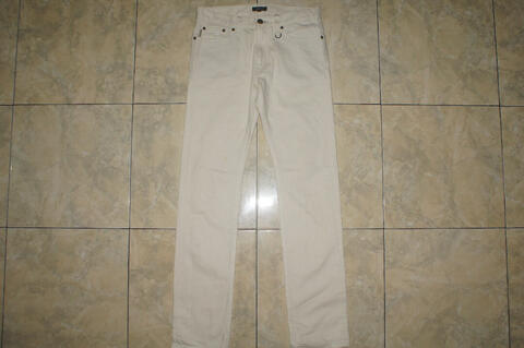 white burberry jeans