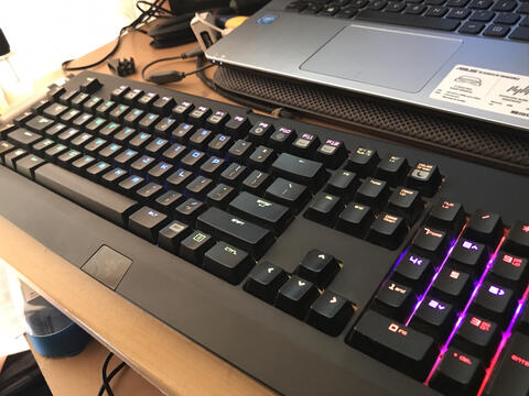 DIJUAL RAZER BLACKWIDOW ULTIMATE
