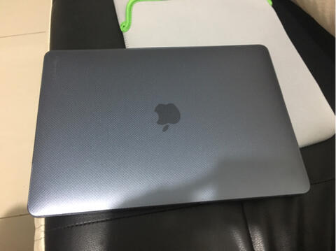 macbook pro touch bar mlh12id-a (i5,256gb,8gb)