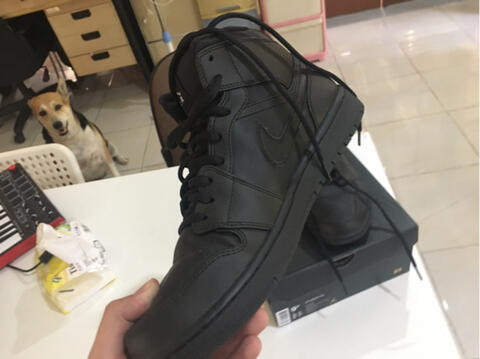 FOR SALE! JORDAN 1 MID ALL BLACK