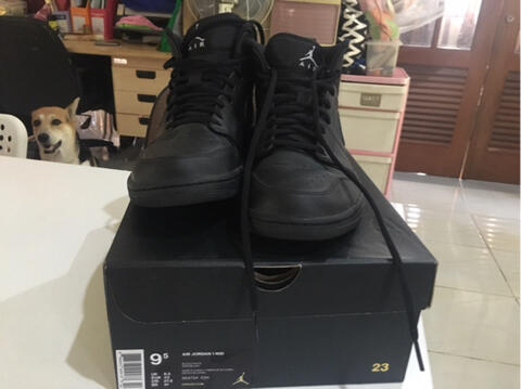 FOR SALE! JORDAN 1 MID ALL BLACK