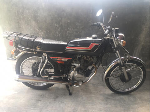 Terjual motor  honda cb  100  cb100 k5 tahun 1981 terawat 