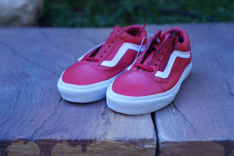 vans old skool red leather