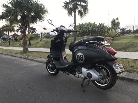  Vespa  Warna Hitam  Doff 