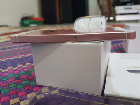 iPhone SE Rose Gold 64GB Murah!!!!