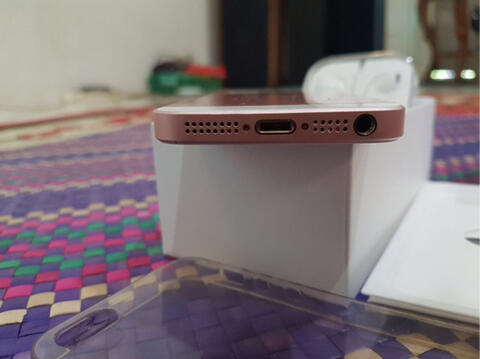 iPhone SE Rose Gold 64GB Murah!!!!