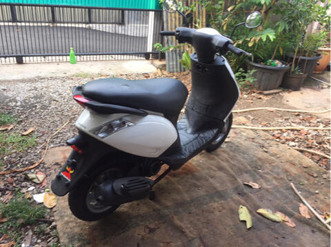 piaggio zip