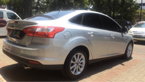 FORD FOCUS SEDAN TITANIUM 2013