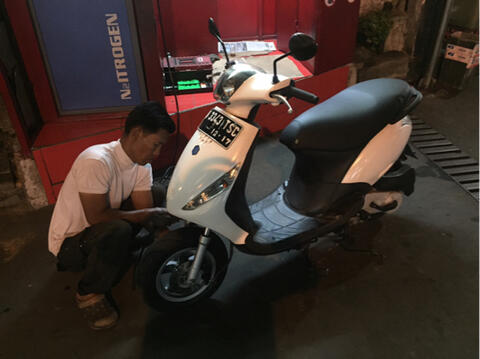 piaggio zip