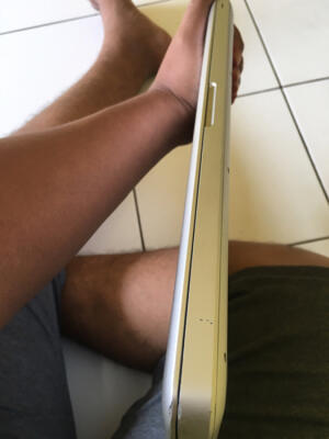 Macbook Pro 2011 VGA Problem Core i5 No RAM No HDD