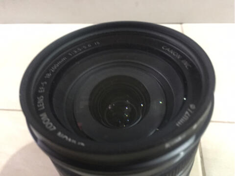 Lensa Canon 18-200 F3.5-5.6 IS (Seken Second Bekas)