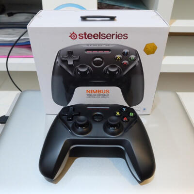 SteelSeries Nimbus Wireless Controller for Apple Product.