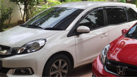 Oper Kredit / Over Kredit Honda Mobilio E CVT Prestige 2016 Warna Putih. Mantap.!!