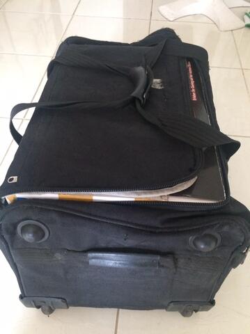 Terjual Tas koper merk „GUESS“ (travelling bag) muat 20kg an | KASKUS