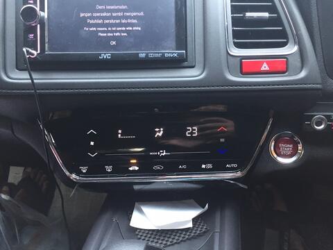 dijual Honda HRV E 2015 Silver plus bonus