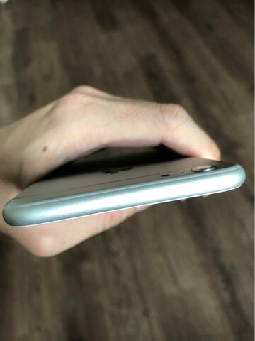 iPhone 6s Plus 128gb warna silver, super istimewa seperti baru. lengkap.