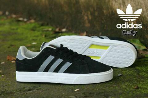 SEPATU ADIDAS DAILY FOR MAN SIZE 40-44 BERKUALITAS