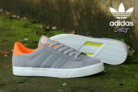 SEPATU ADIDAS DAILY FOR MAN SIZE 40-44 BERKUALITAS