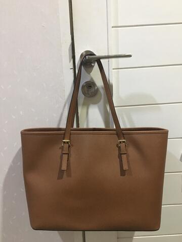 jet set travel medium saffiano