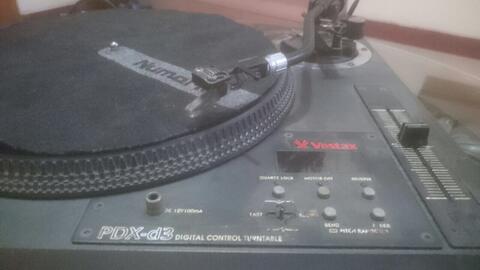 turntable vinyl piringan hitam Vestak dtx-d3 dan ampli Marrantz