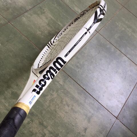 raket tenis wilson blx stratus three