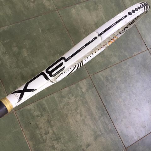 raket tenis wilson blx stratus three