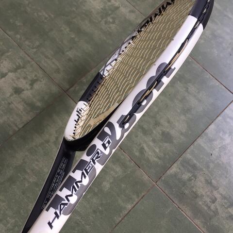 raket tenis wilson blx stratus three