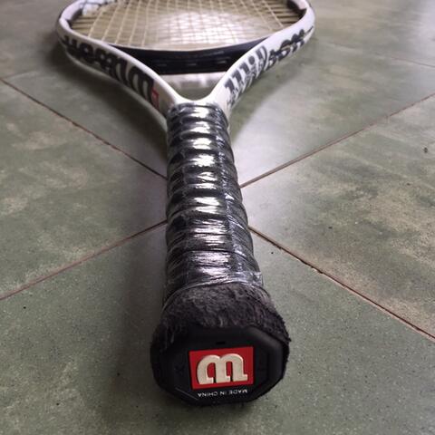 raket tenis wilson blx stratus three