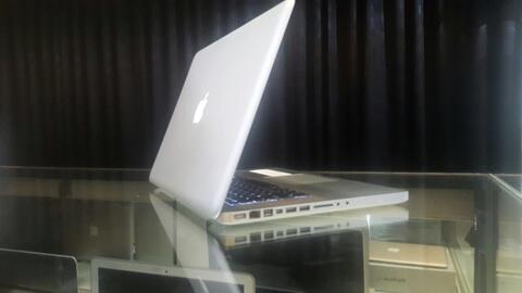 Macbook Pro 15inch Core2Duo Ram4 Hdd250 Keren Mulus Muraaah