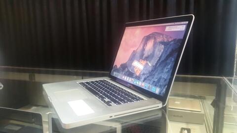 Macbook Pro 15inch Core2Duo Ram4 Hdd250 Keren Mulus Muraaah
