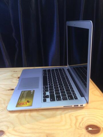 Macbook Air 2014 13inch i5 ram4 ssd128 Mewah Mulus Murah