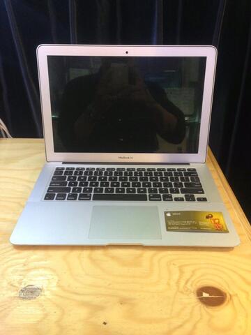 Macbook Air 2014 13inch i5 ram4 ssd128 Mewah Mulus Murah