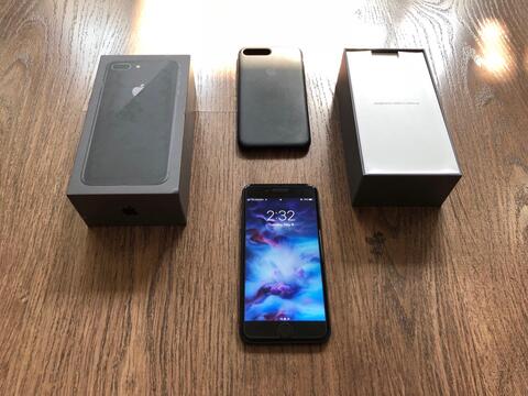 iPhone 8 Plus 64GB Space Grey. Super Duper Mulus Seperti Baru. DIJAMIN