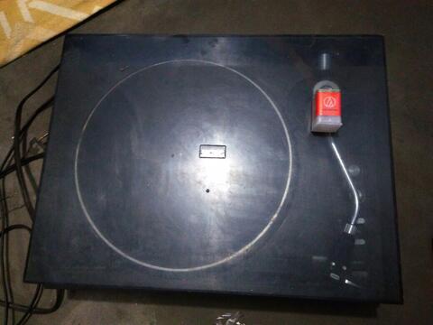 Turntable Fisher dan Amplifier Sansui Integrated A-40