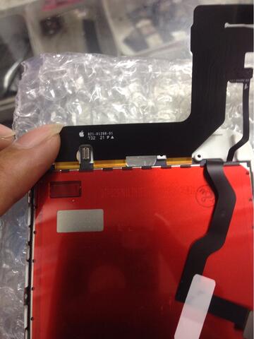 perbaikan lcd pasang di tempat lcd iphone 8+ NEW ORIGINAL 100%