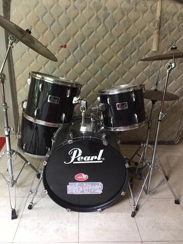 Drum pearl black forum series