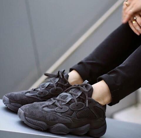 Yeezy 500 со штанами