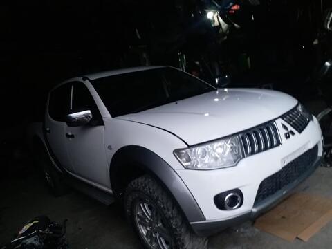 Mitsubishi Strada Triton Diesel Double Cabin 4x4 Th 2012 Second Nego