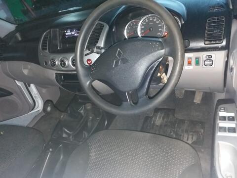 Mitsubishi Strada Triton Diesel Double Cabin 4x4 Th 2012 Second Nego