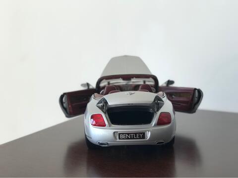 minichamps 1:18 Bentley Continental GTC 2006