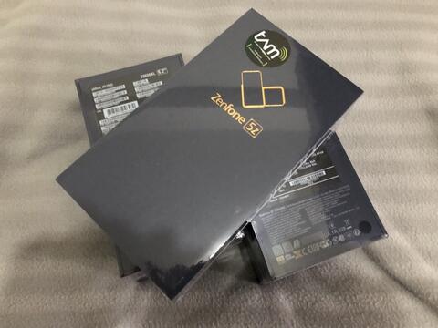 Asus Zenfone 5Z ZS620KL RAM 6/128 Segel Resmi TAM / Synnex Metrodata