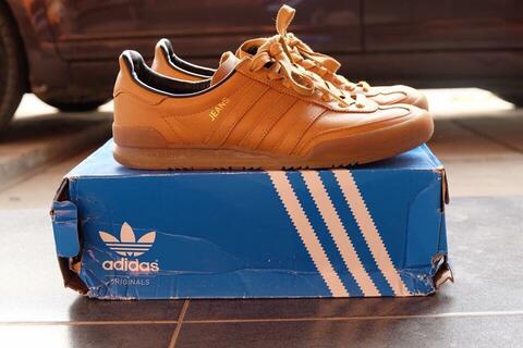 adidas jeans brown suede