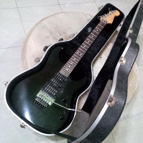 Fender Showmaster USA 2001. Sangat Langka