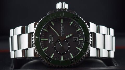 ORIS AQUIS DIVER SMALL SECOND AUTOMATIC GREEN CERAMIC BEZEL 46MM