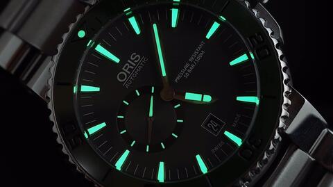 ORIS AQUIS DIVER SMALL SECOND AUTOMATIC GREEN CERAMIC BEZEL 46MM