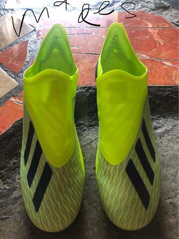 sepatu bola adidas x18