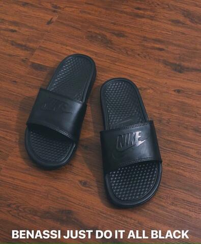 nike benassi all black