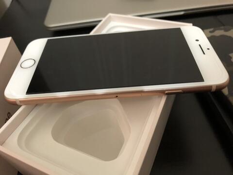 iPhone 8 Gold 64gb. Mulusss. Lengkap Fullset Original. Garansi Resmi.
