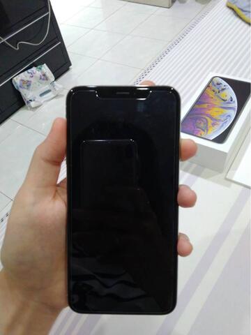 WTS IPHONE XS MAX 64gb silver garansi internasional